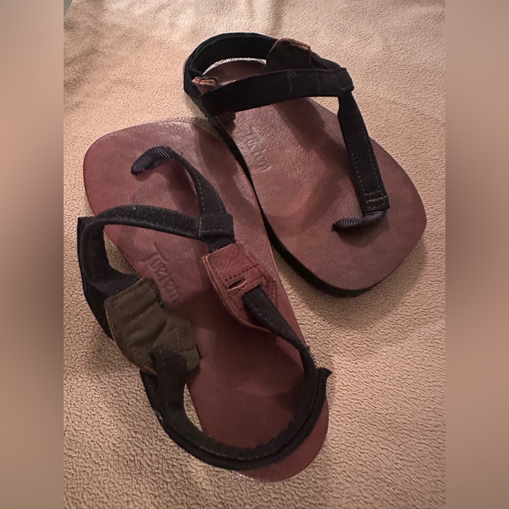 Men's Black and Brown Toetem Alpha Blackbear Sandals - Picture 2 of 3